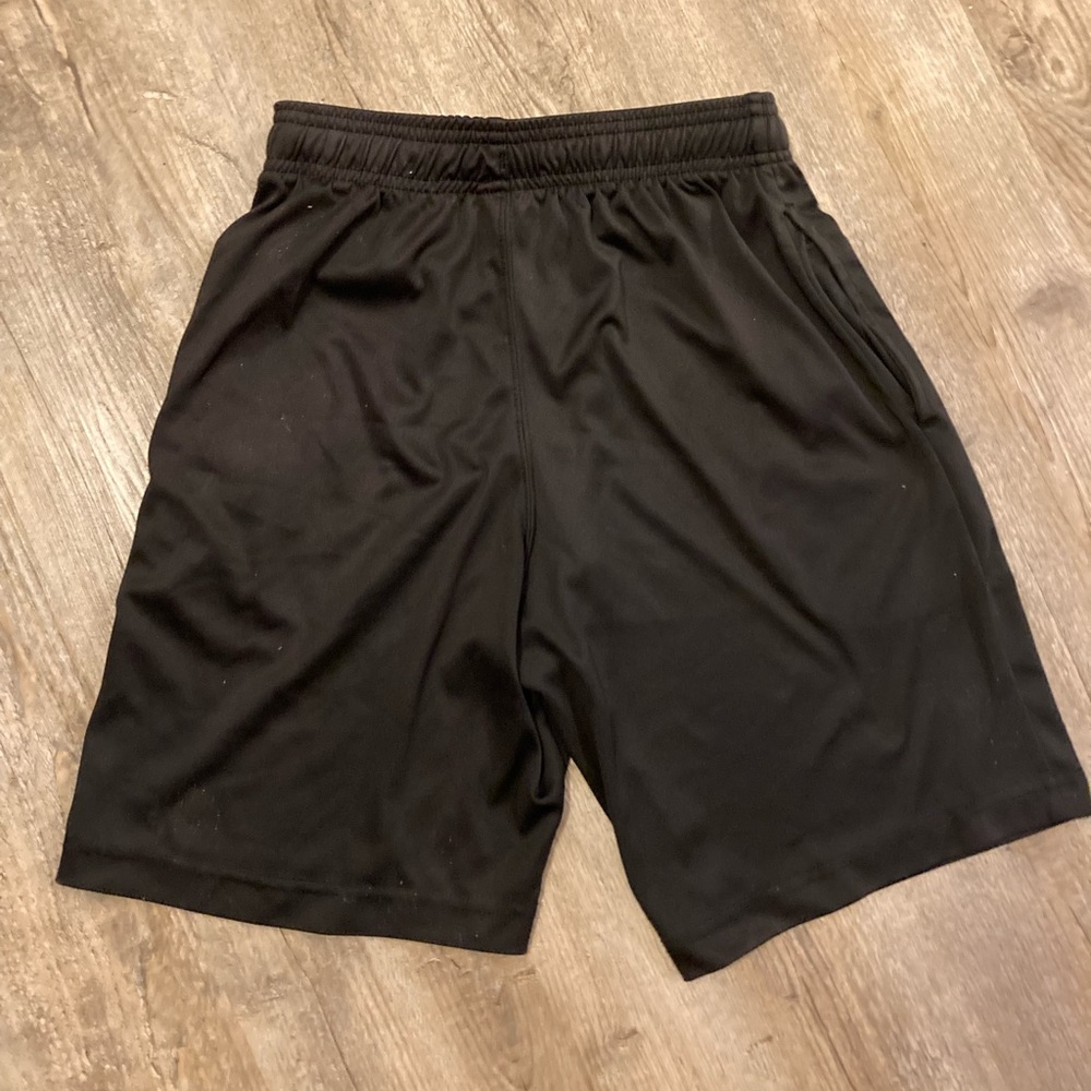 men’s short shorts